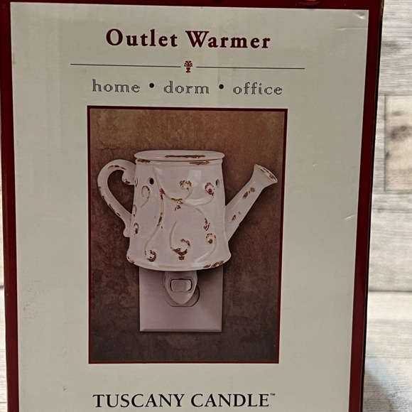 TUSCANY CANDLE Outlet Wax Warmer Watering Can & Sugar Plum Fragrance Melts - Picture 6 of 8